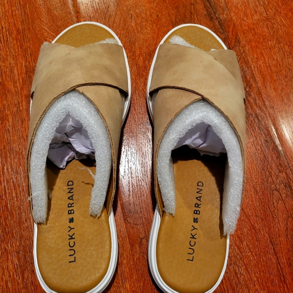 Sandals - Picture 1 of 3